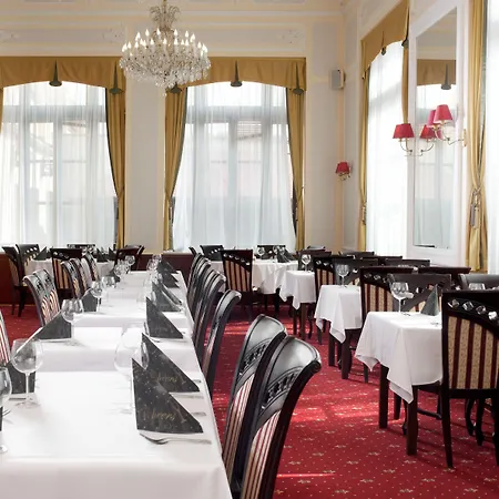 Chateau Monty מלון