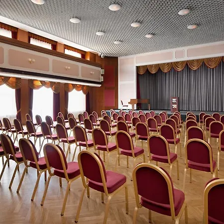 Chateau Monty מלון 4*