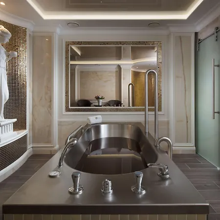 Hotel Chateau Monty