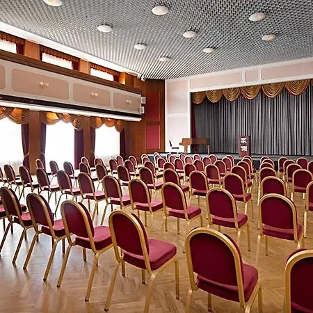 Chateau Monty